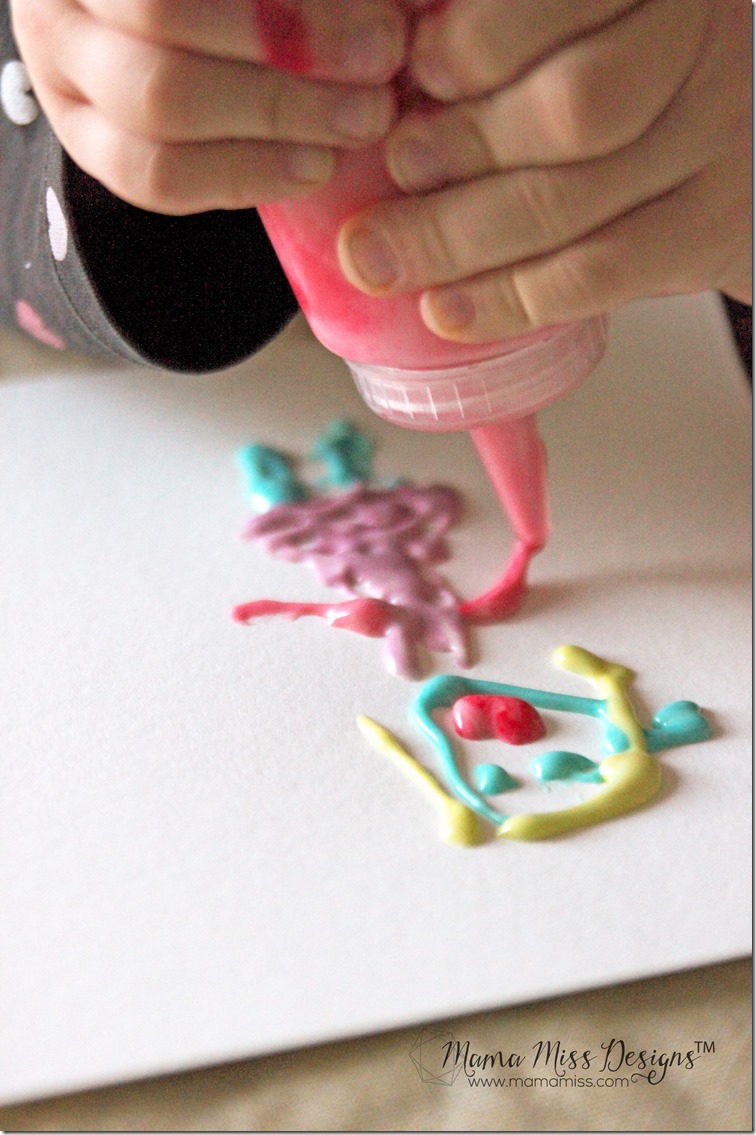 Magic Expanding Paint | @mamamissblog #screenfree #puffypaint