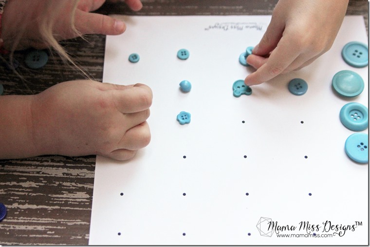 Inspired by Pete The Cat - Button Counting, Graphing, and Sorting with FREE PRINTABLE! | @mamamissblog ‪#‎vbcforkids‬ #bookactivities