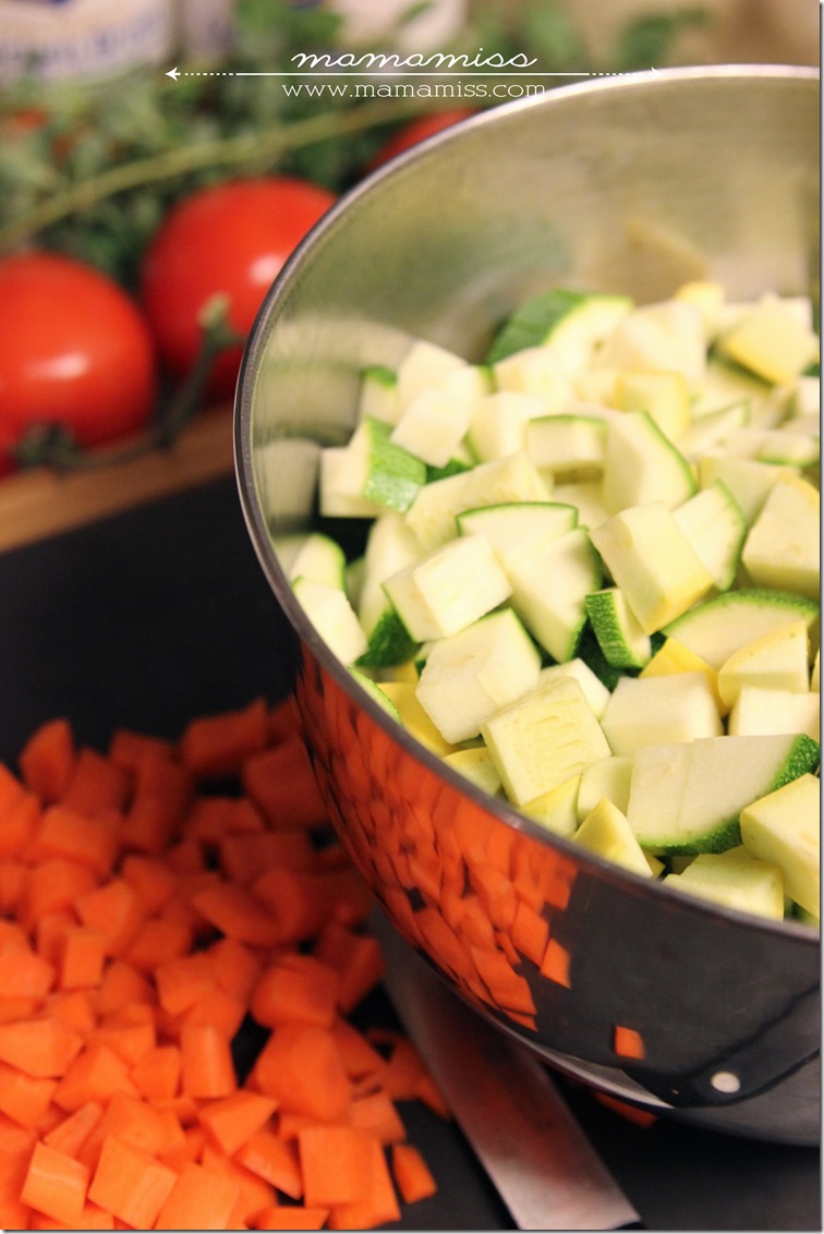 Seven Vegetable Minestrone Soup | @mamamissblog #FluRemedy #veggie #healthy #soup