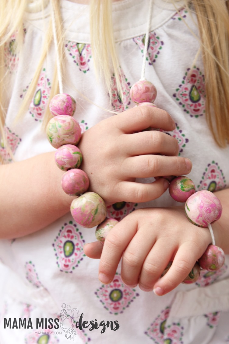 DIY Mixed Up Beads - a fun project to go along with an awesome book! @mamamissblog #vbcforkids