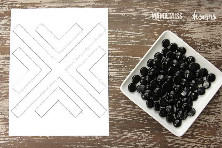 Reinforce your counting, while building critical thinking skills and developing visual discrimination, with these two math activities to accompany the book Ten Black Dots // @mamamissblog