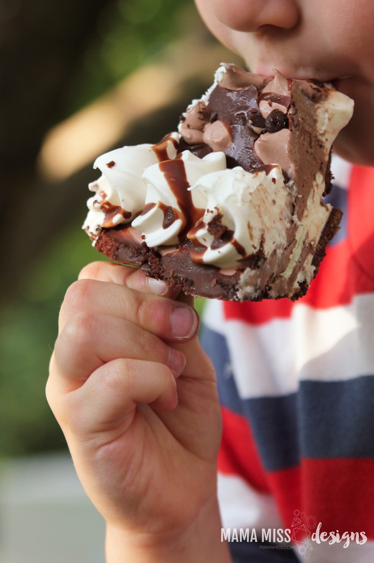 PIE ON A STICK, Frozen pies + popsicles sticks = instant summer treat! @mamamissblog