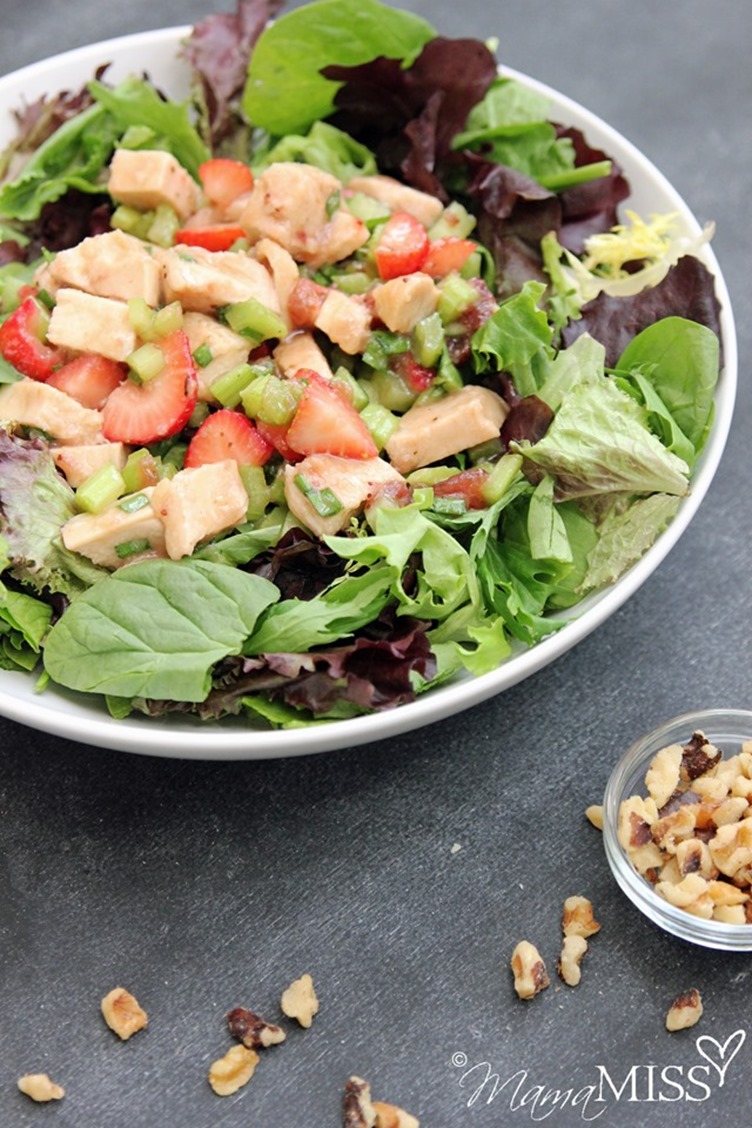 Strawberry-Chicken Salad - This yummy strawberry salad is the perfect addition to your summer meal plans. Lite and filling - it's sure to sweeten your plate. From @mamamissblog