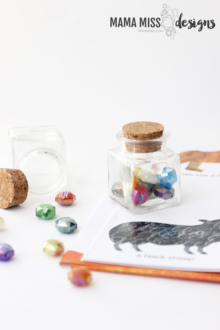 STORY TELLING BEADS - explore a fun story telling technique while practicing colors, memorization, and reading to accompany the book Brown Bear, Brown Bear, What Do You See by Bill Martin Jr. from @mamamissblog