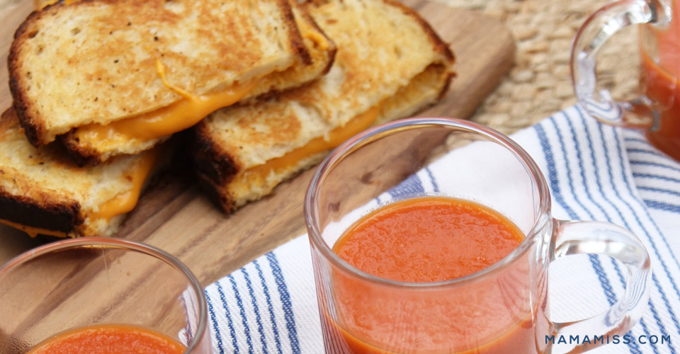 Vegan, gluten free, & dairy free ooooey gooey goodness with this Tomato Soup & Grilled Cheese from @mamamissblog