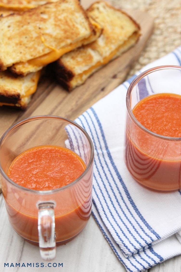 Vegan, gluten free, & dairy free ooooey gooey goodness with this Tomato Soup & Grilled Cheese  from @mamamissblog