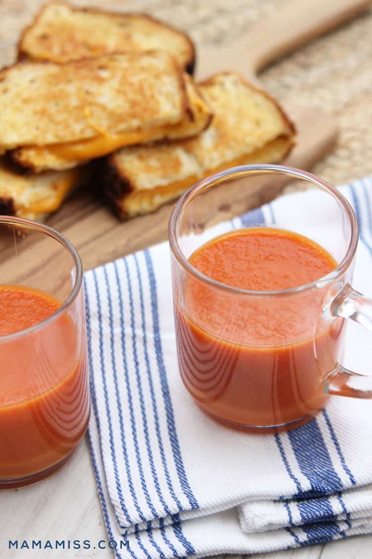 Vegan, gluten free, & dairy free ooooey gooey goodness with this Tomato Soup & Grilled Cheese  from @mamamissblog