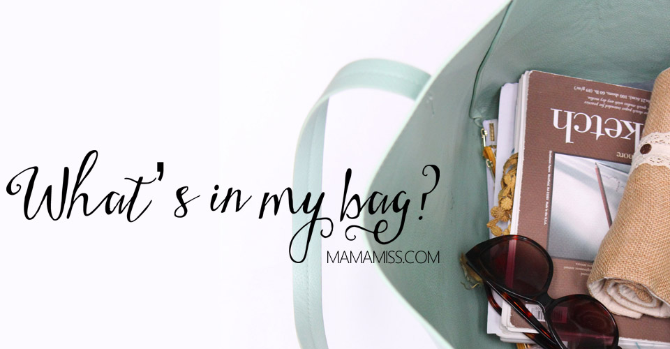 What's In My Bag? Take a look at what essentials this busy mom of two carries in her bag. @mamamissblog